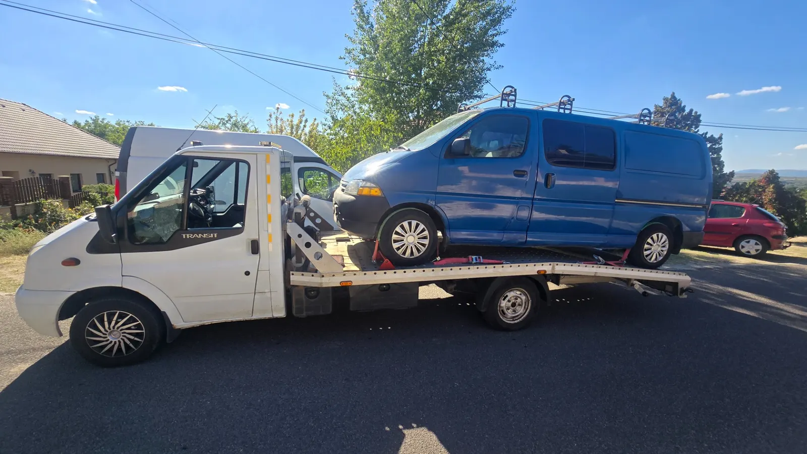 Toyota kisbusz mentése és elszállítása Gödöllőről - Veresegyházra.