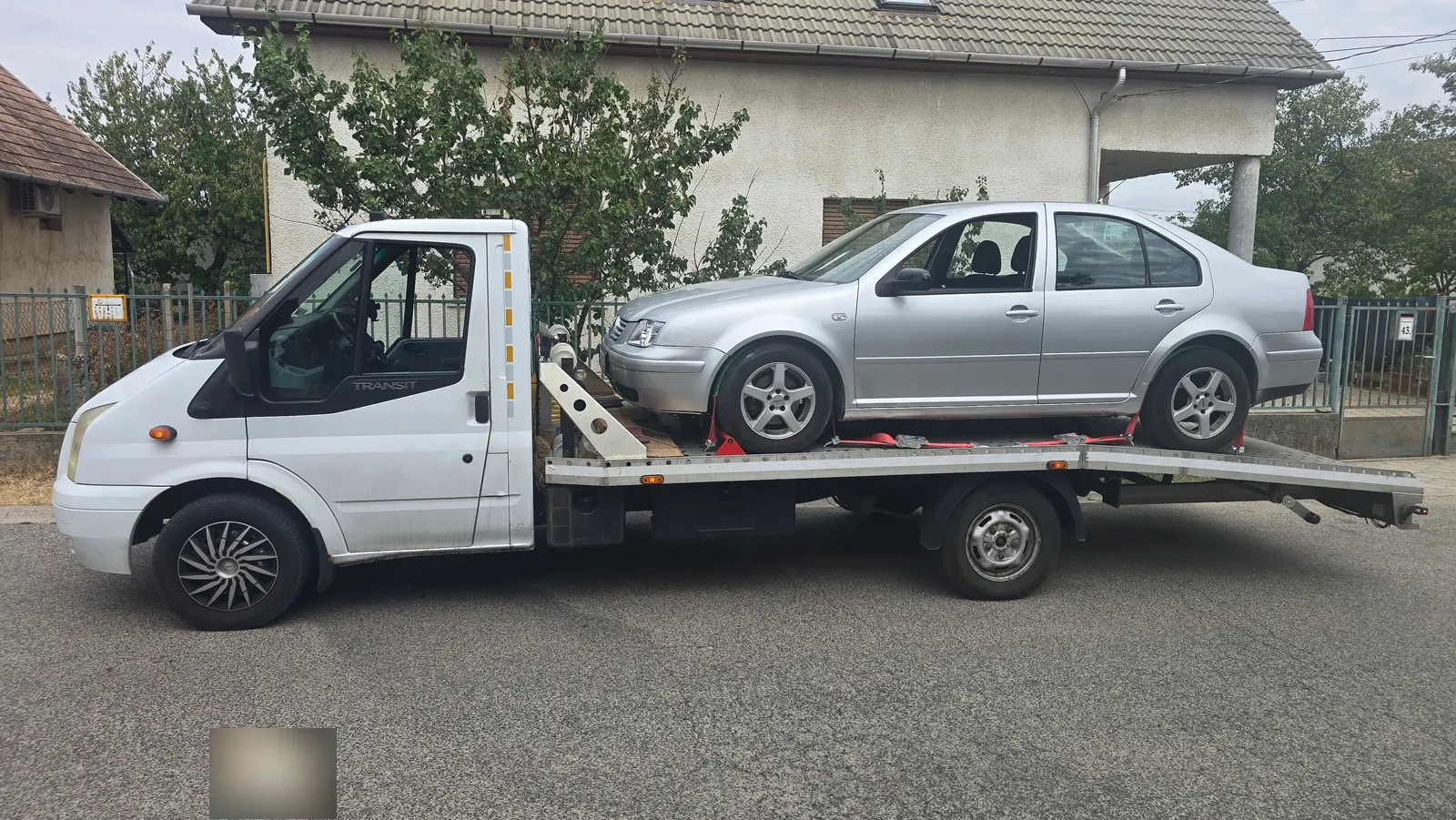 Motorhibás Volkswagen Jetta autószállítása Szadáról Gödöllőre