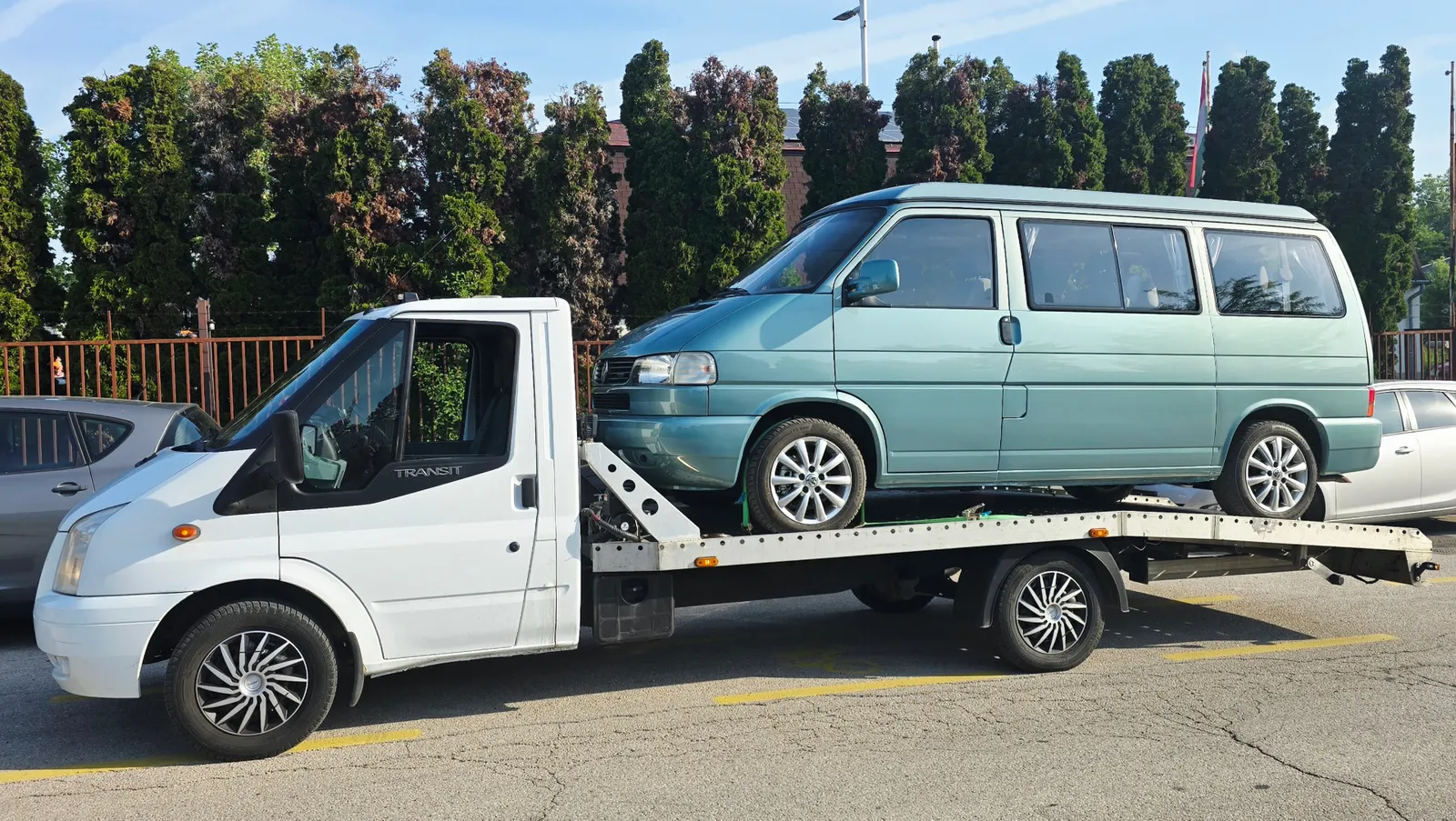 Volkswagen Transporter T4 autószállítása Budapestről Gödöllőre műszaki vizsgára.